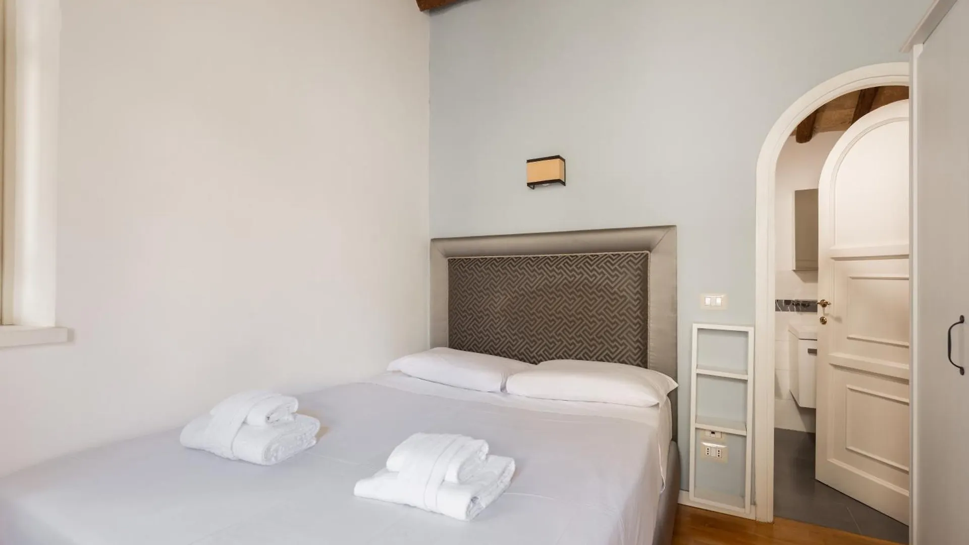 Pavone Centre Romantic Apartment