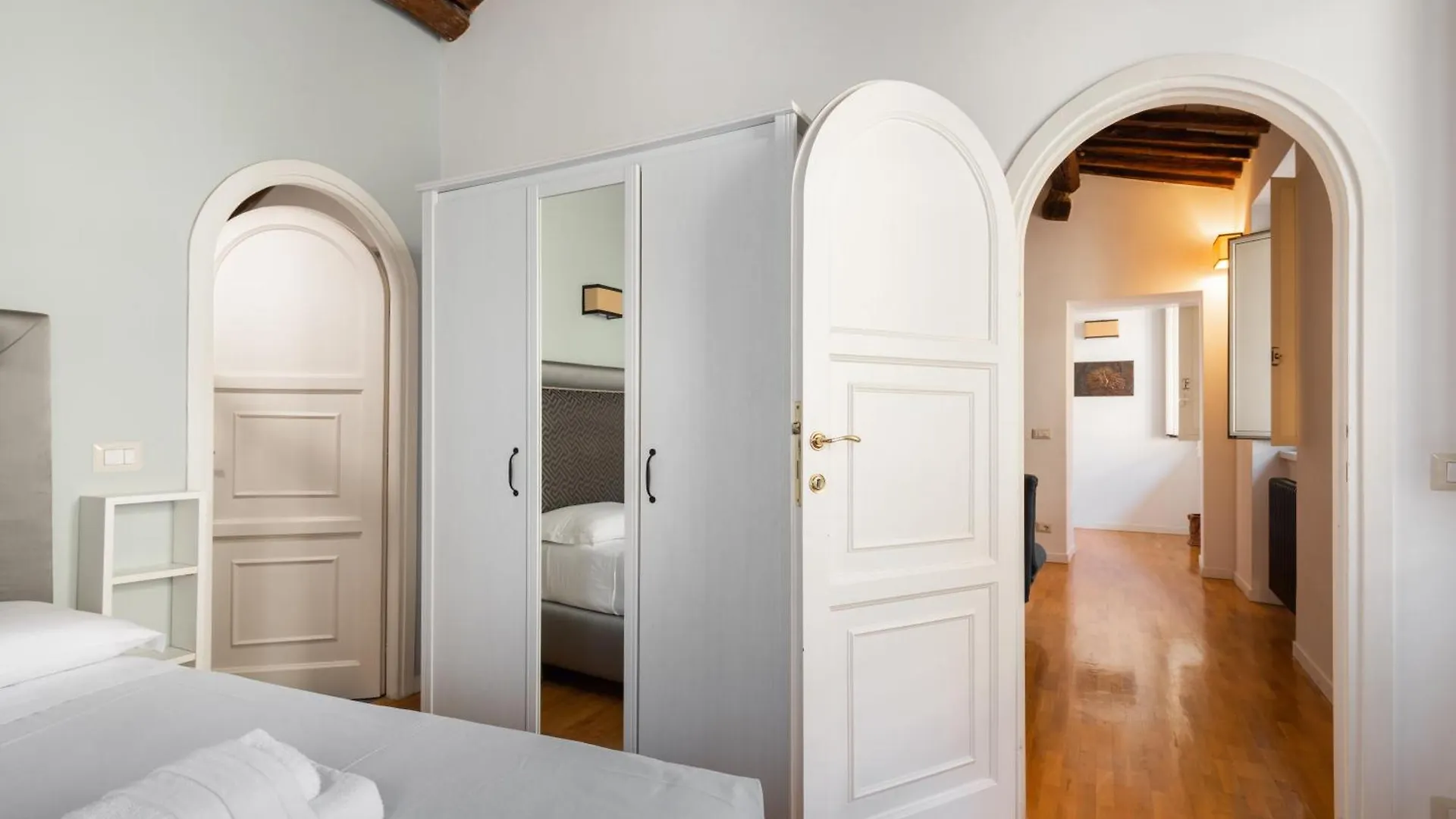 Pavone Centre Romantic Apartment Italy
