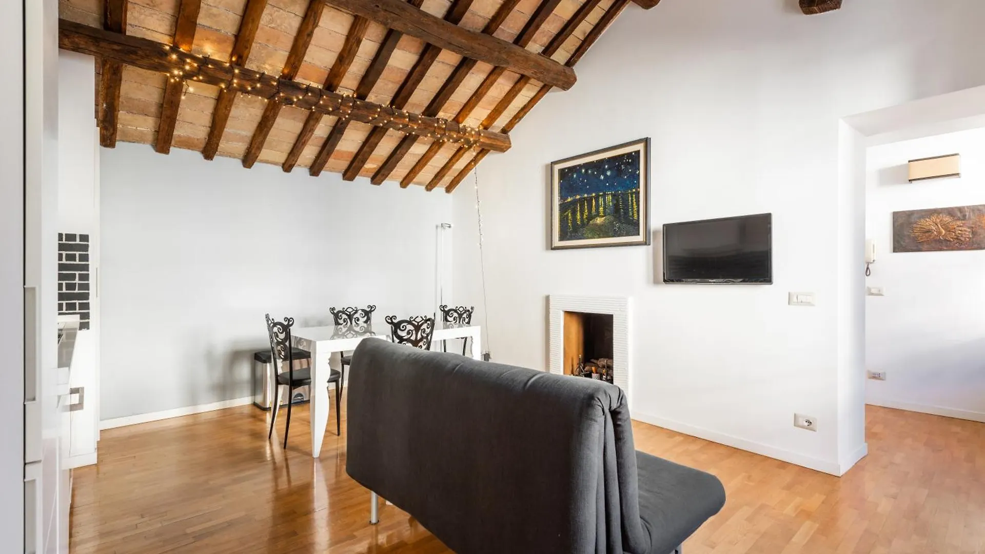 Pavone Centre Romantic Apartment