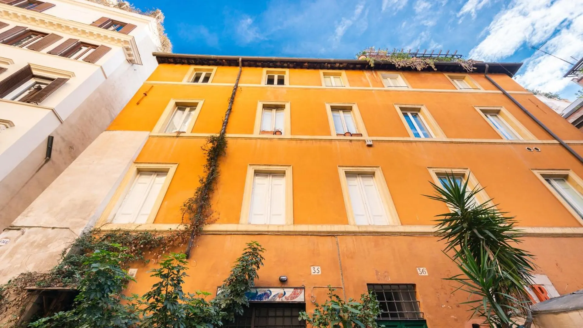 Pavone Centre Romantic Apartment Italy